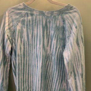 Wallflower Womens Size M Green and White Tie Dye Long Sleeve Shirt